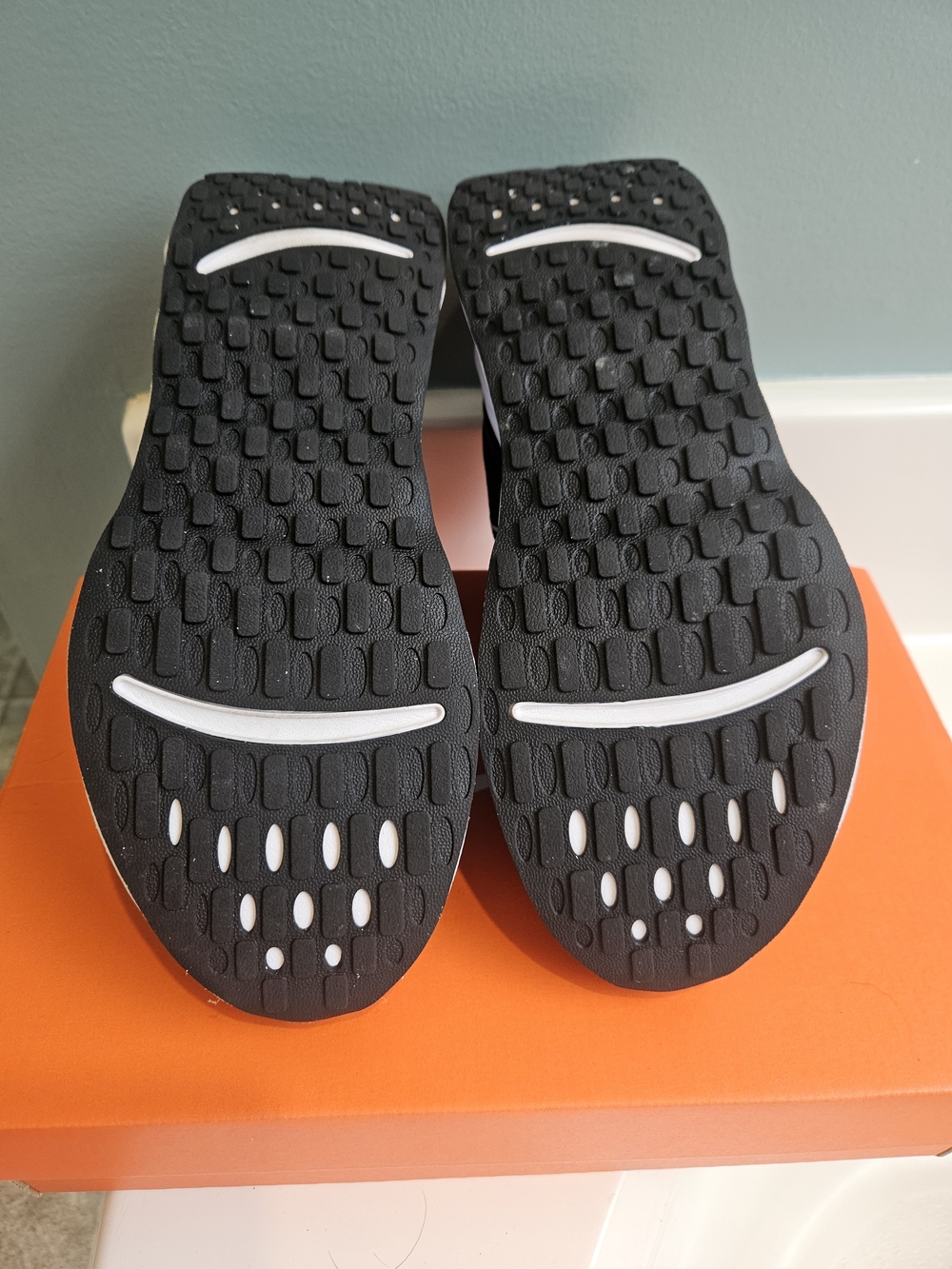 Nike Black & White Running Sneakers - Picture 4 of 4